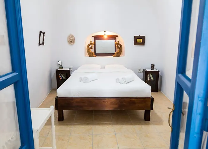 Dom wakacyjny Gemini Cave Tzimara ,with Mini Plunge Pool And Hot Tub Oia