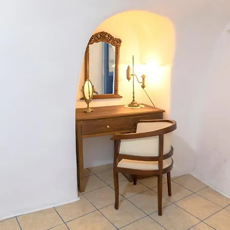 Gemini Cave Tzimara ,with Mini Plunge Pool And Hot Tub * Oia