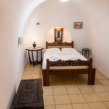 Gemini Cave Tzimara ,with Mini Plunge Pool And Hot Tub Oia